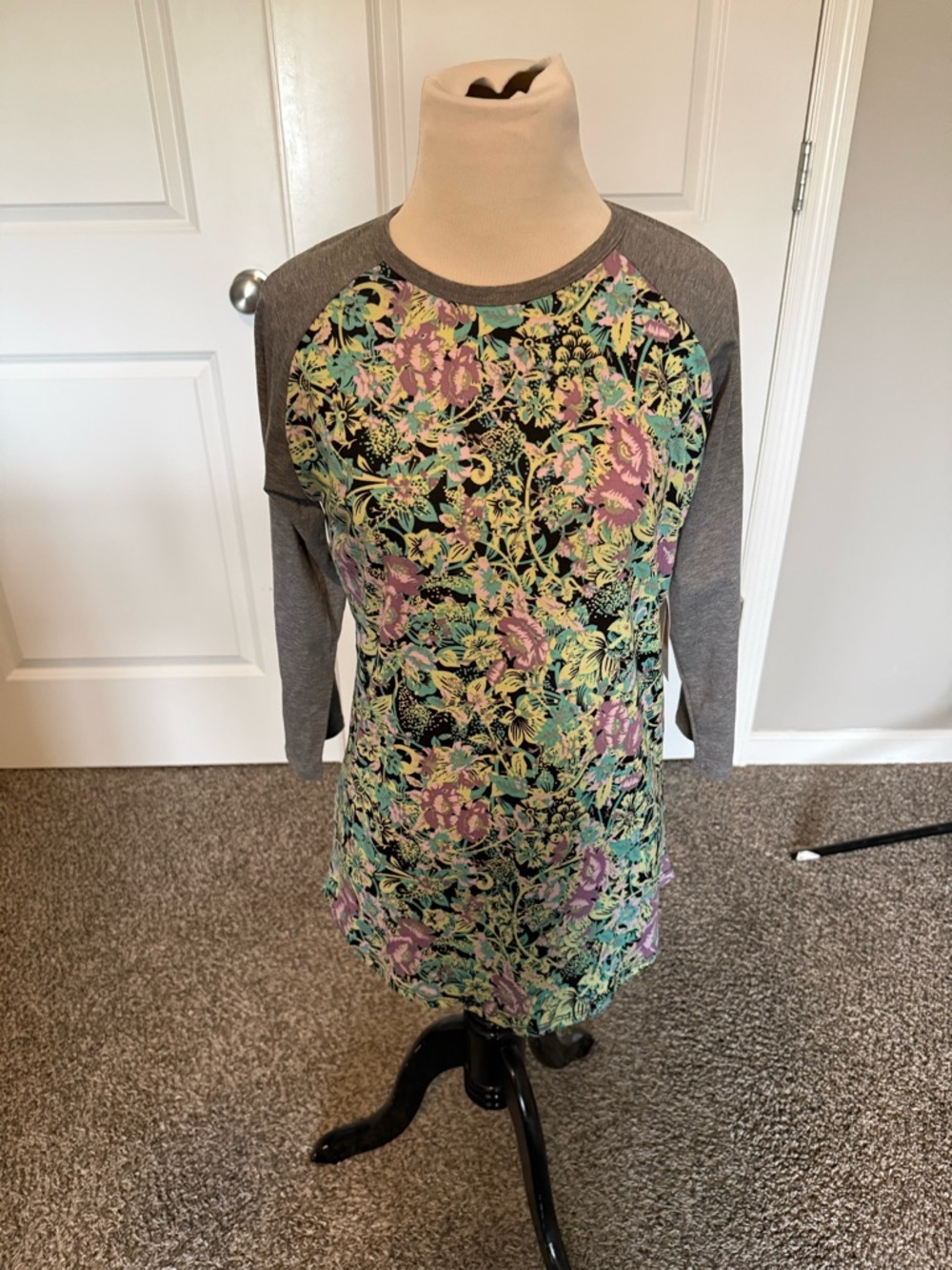LuLaRoe Floral Raglan Top in Black, Purple, Green